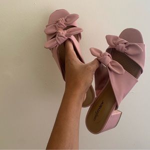 Pink bow heels!